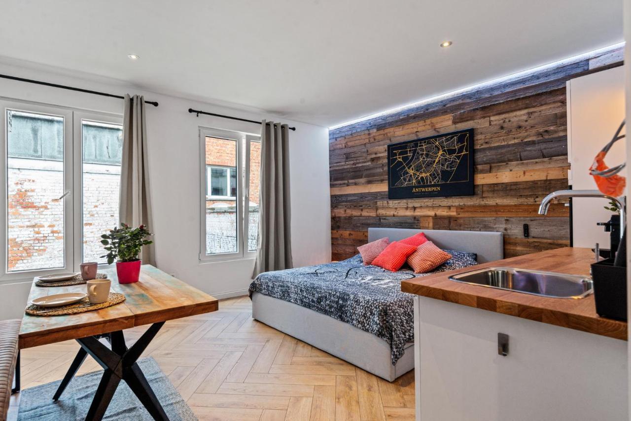 Suite City Center In Quiet Street & Airco Antwerp Exterior photo